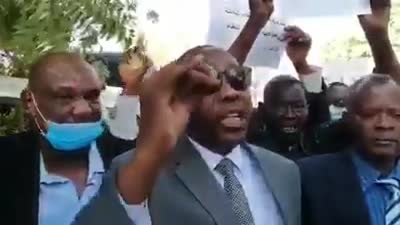صلاح مناع ينتقد الفاتح عروة