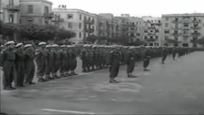 الملك فاروق يكرم مقاتلي الجيش المصري الذين حُصروا بالفالوجة