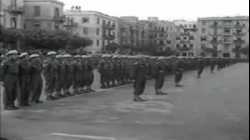 الملك فاروق يكرم مقاتلي الجيش المصري الذين حُصروا بالفالوجة