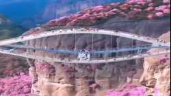 جسر مشاة زجاجي في تاي‌ژو، بـ ژى‌جيانگ