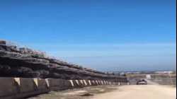 الجدار العازل الذي بنته مصر على الحدود مع قطاع غزة في فبراير 2024