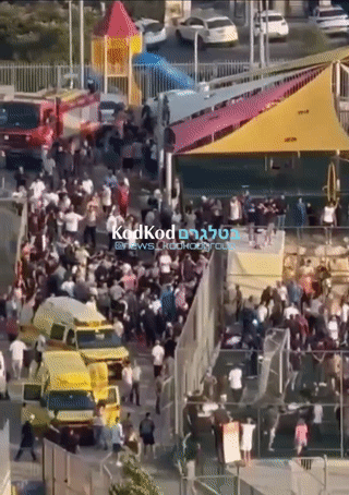 موقع سقوط صاروخ في مجدل شمس بالجولان وبدء عمليات نقل الجرحى (27 يوليو 2024)