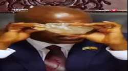 ردة فعل رئيس بتسوانا موك‌گويتسي ماسيسي اثناء عرض ثاني أكبر ماسة في العالم