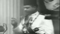 فاروق الأول ملك مصر والسودان يؤدي اليمين الدستورية يوم تتويجه علي عرش مصر أمام مجلس النواب