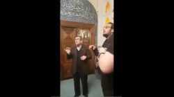 رجب أويار، مؤذن الجامع الأخضر ببورصة. اشتهر بأداء الآذان بخمس مقامات. توفى في 26 ديسمبر 2021