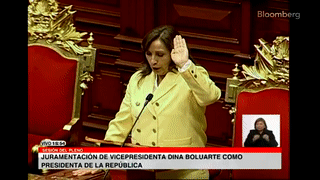 رئيس بيرو دينا بولارتي تؤدي اليمين